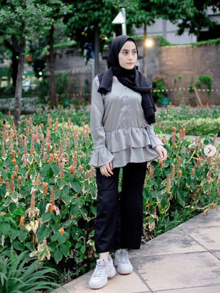 Pose Foto Model Hijab Sendiri