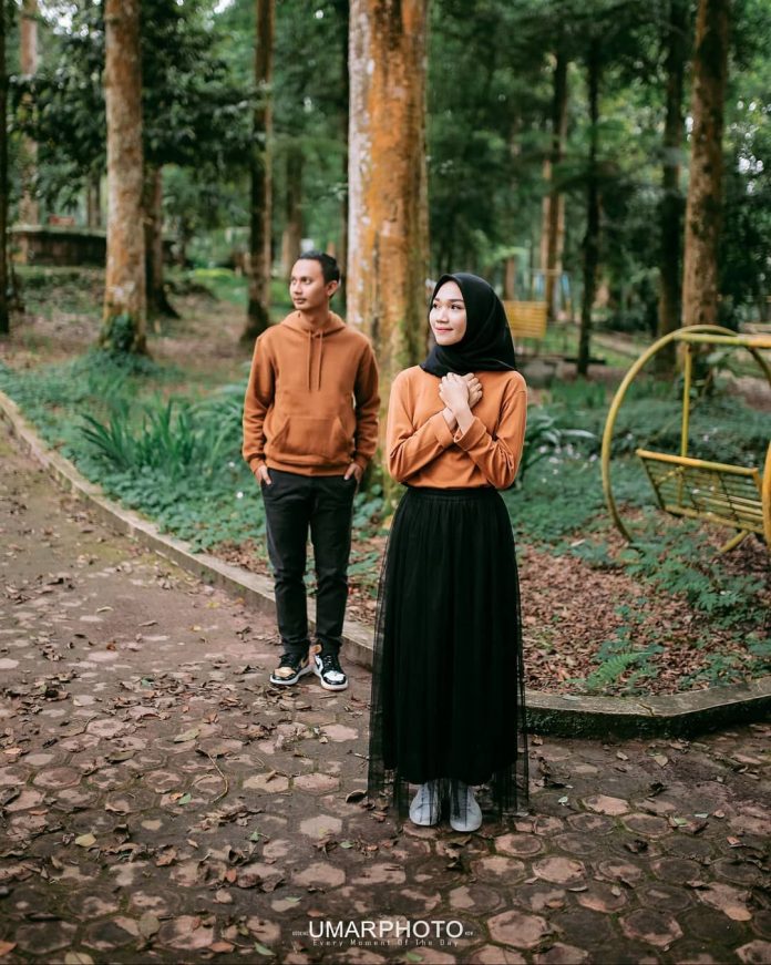 Konsep Prewedding Outdoor Casual Di Hutan Pinus - PortalKuningan.Com